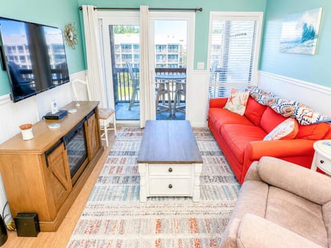 Communal lounge/ TV room, TV and multimedia, View (from property/room), Living room, Seating area