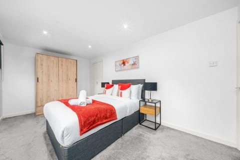 Bed, Photo of the whole room, Bedroom, towels, wardrobe