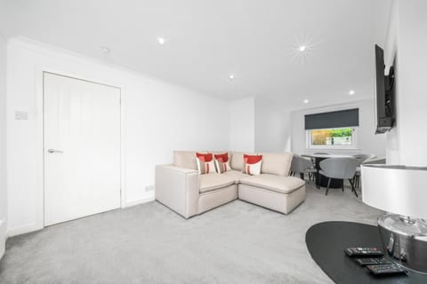 The Elphin Escape Apartment in East Kilbride