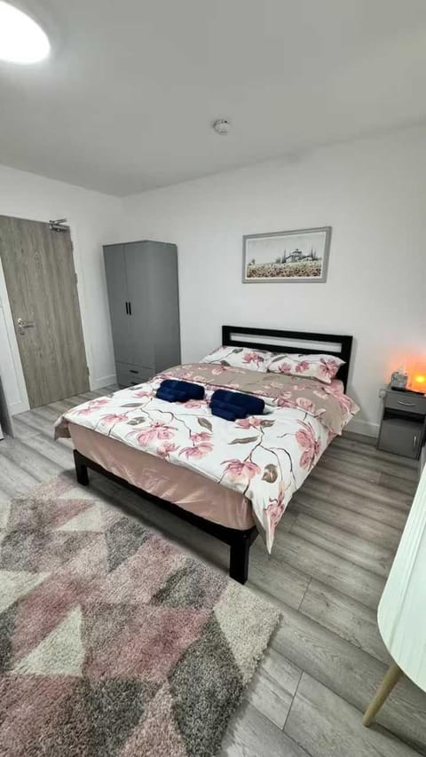 Bed, Photo of the whole room, Bedroom, towels, wardrobe