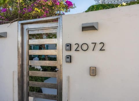 Property building, Facade/entrance, Day, Garden