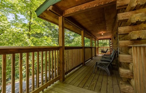 Table Rock Lake Cabin - The Oaks #5 with Lake Access & Hot Tub Cabin in Shell Knob