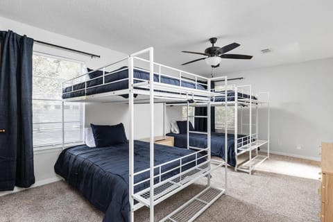 4-Bedroom Cowboy Retreat Steps from Zilker Park House in Zilker