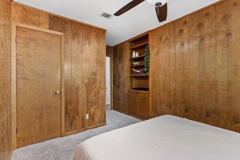 4-Bedroom Cowboy Retreat Steps from Zilker Park House in Zilker