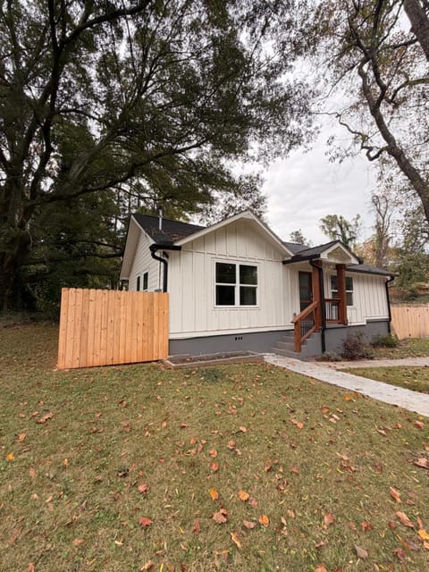 The Airport Hideaway House in College Park