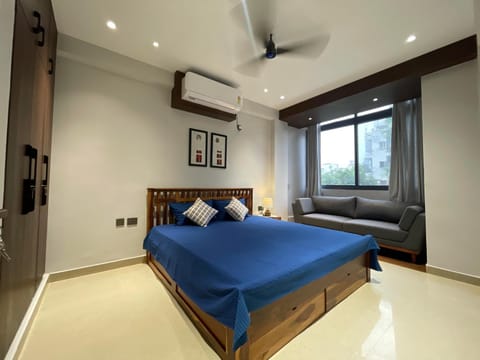 Bed, Photo of the whole room, Bedroom, wardrobe, air conditioner
