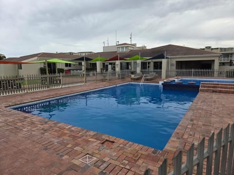 Unit 8 Hermanus Beach Club Apartment in Hermanus