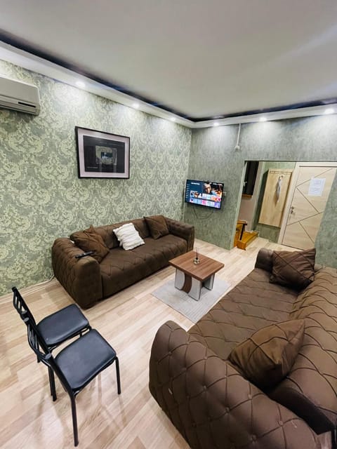 TV and multimedia, Seating area, air conditioner