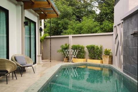 Patio, Swimming pool
