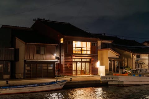 Property building, Night