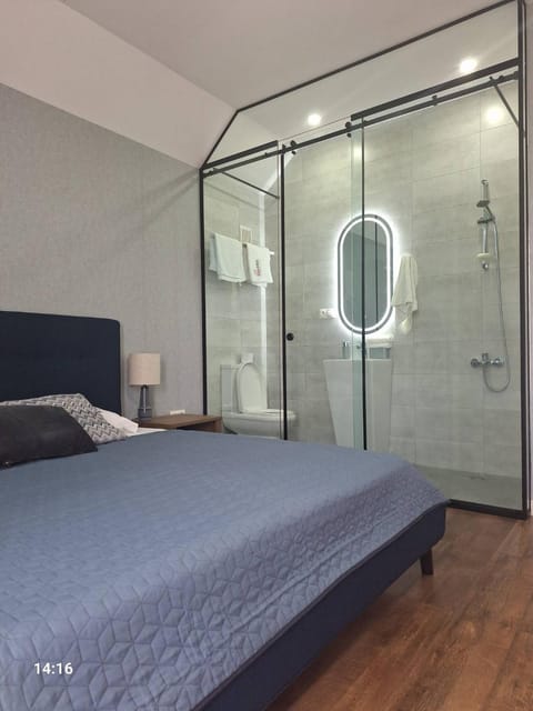 Shower, Bed, Bathroom, Photo of the whole room, Bedroom