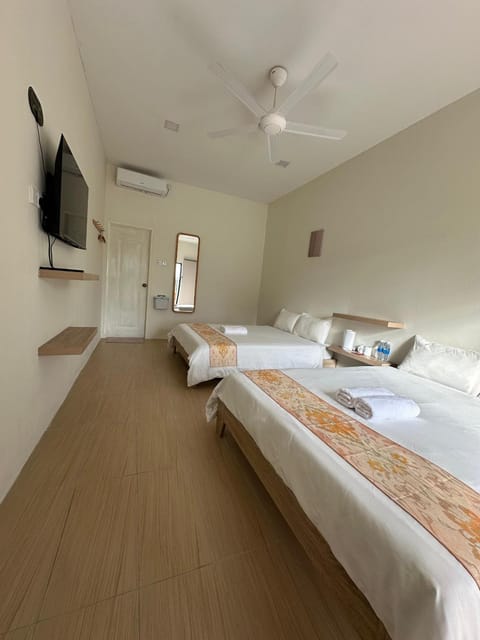 Bed, Photo of the whole room, towels, air conditioner