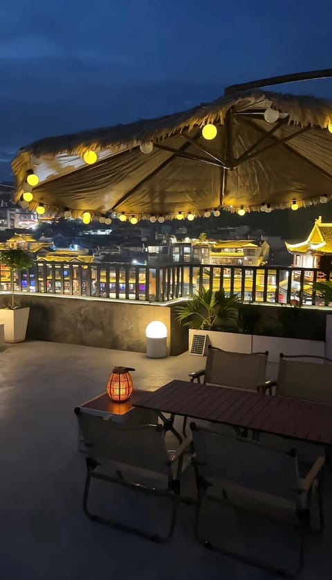 Night, Natural landscape, View (from property/room), Balcony/Terrace, Seating area