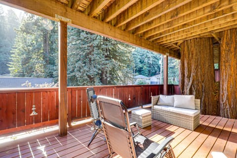Redwoods Escape with Hot Tub Near Russian River! House in Guerneville