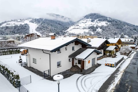 Spa Chalet by we rent Chalet in Zell am See
