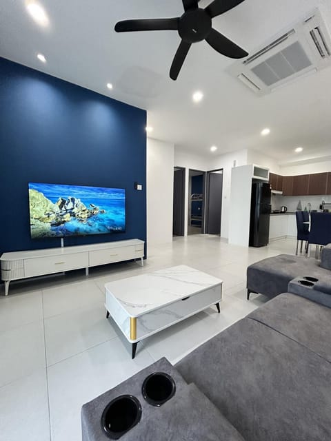 TV and multimedia, Living room, Seating area, Evening entertainment, air conditioner