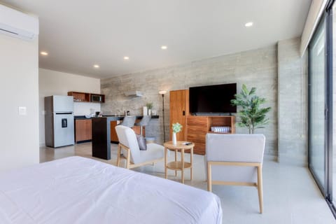 Property building, Restaurant/places to eat, Neighbourhood, Fitness centre/facilities, Photo of the whole room, Area and facilities, Supermarket/grocery shop, Shopping Area, Swimming pool, Location