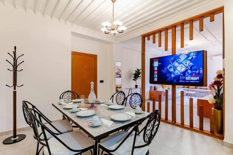 TV and multimedia, Living room, Dining area, air conditioner