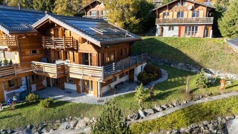 Property building, Spring, Day, Natural landscape, Garden, Garden view