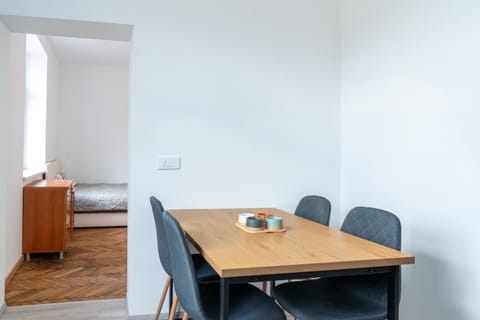 Bed, Living room, Photo of the whole room, Dining area, Bedroom