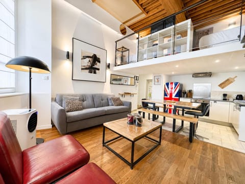 Kitchen or kitchenette, Living room, Seating area