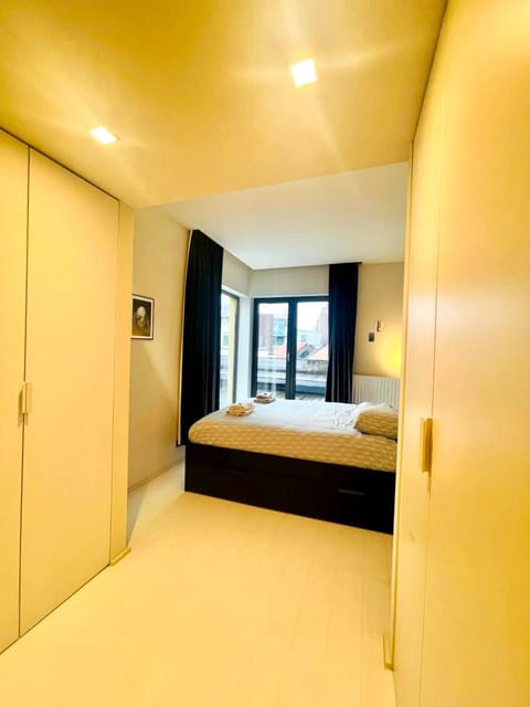 Bed, Photo of the whole room, Bedroom, wardrobe