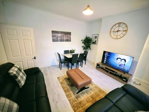 Union Palace, Free Parking Apartment in England