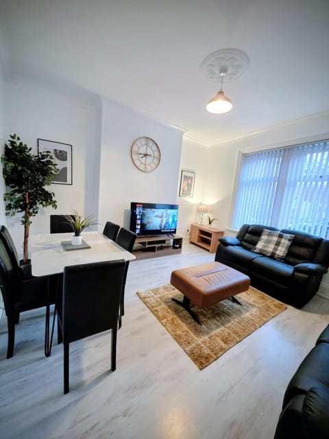 Union Palace, Free Parking Apartment in England