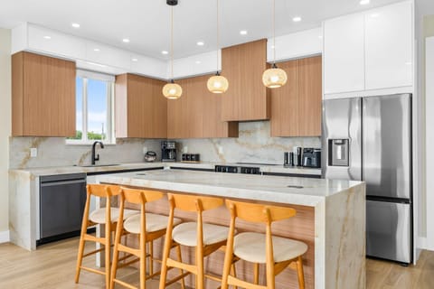 Aqua Verde Waterfront Gem Dock Game Room Villa in Marathon