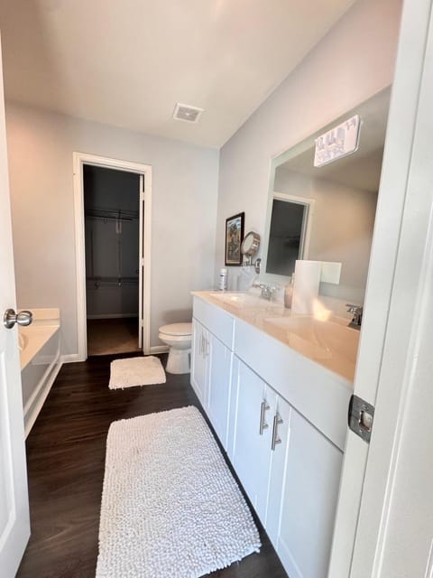 Jeneffer's Home Bed and Breakfast in Pasadena