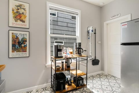 Downtown Home Walk to Restaurants and Waterfront Apartment in Tacoma