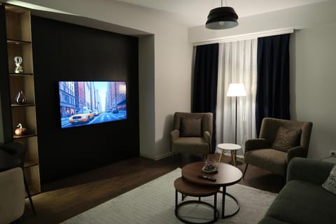 TV and multimedia, Living room, Seating area