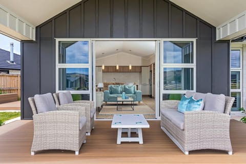 Patio, Balcony/Terrace, Seating area