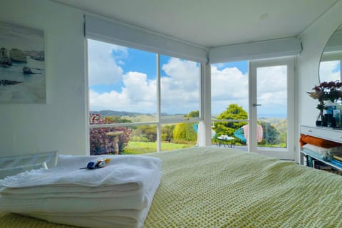 Bed, View (from property/room), Bedroom, Sea view, towels