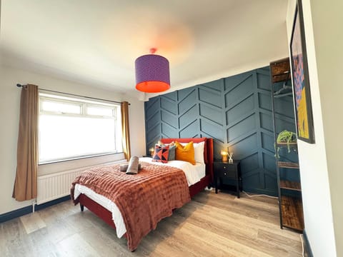 Bed, Photo of the whole room, Bedroom, wardrobe