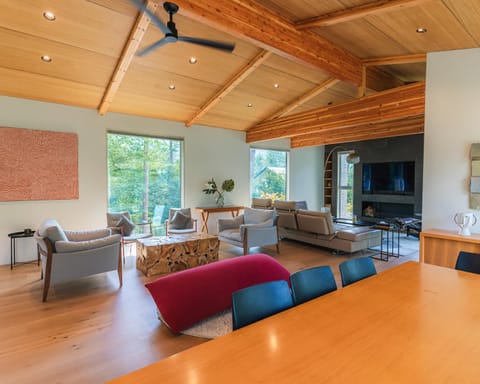 Living room, Seating area, Dining area