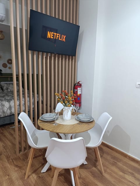TV and multimedia, Dining area