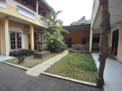 Property building, Day