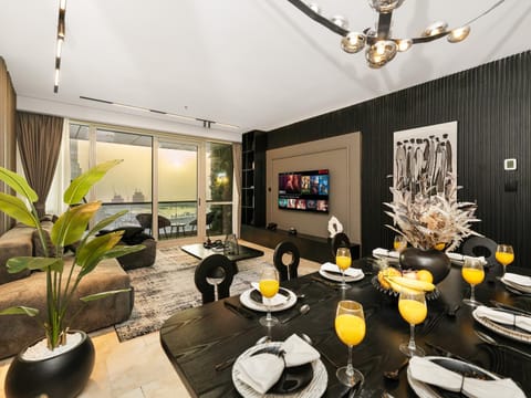 MegaLuxury Beachfront with Panoramic Ain Dubai Views in JBR, Sleep 12 Apartment in Dubai