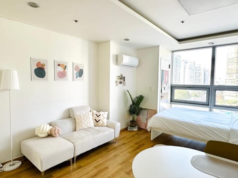 Living room, Photo of the whole room, Seating area