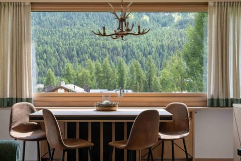 Natural landscape, Living room, Seating area, Dining area, Mountain view