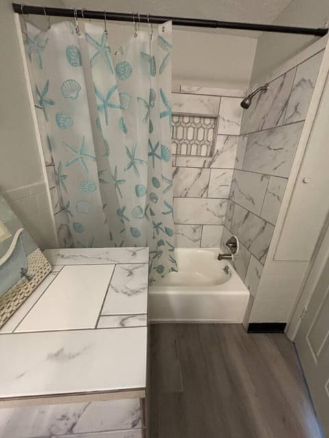 Great little house in Woodmere Beachwood Orange House in Beachwood