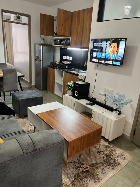 TV and multimedia, Kitchen or kitchenette, Dining area, stove