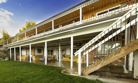 Amazing Views, Amazing Modern Broadmoor Home House in Colorado Springs