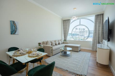 TV and multimedia, Living room, Seating area, Evening entertainment