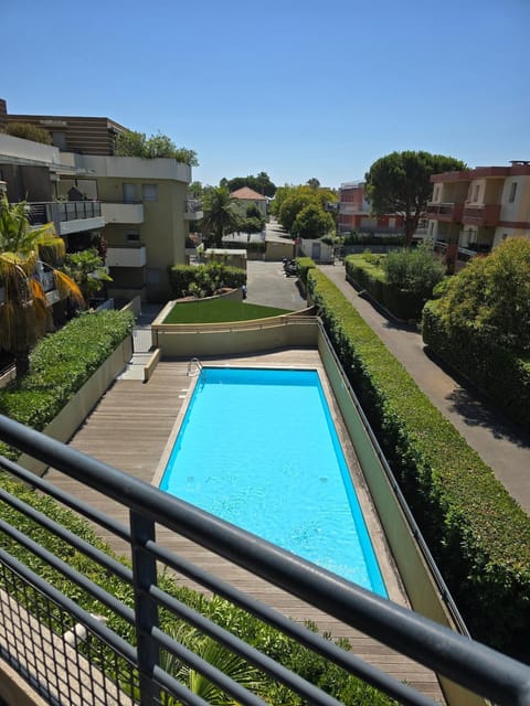 La Plage rooftop Apartment in Villeneuve-Loubet