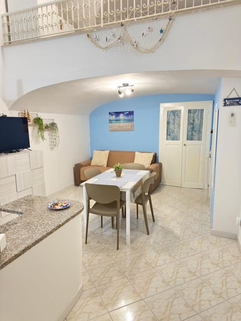 TV and multimedia, Living room, Dining area