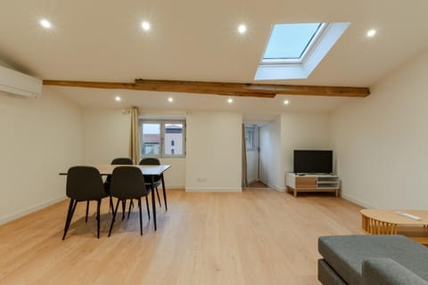 Le Chapelier Apartment in Valence