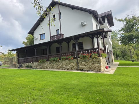 Property building, Day, Natural landscape, Garden