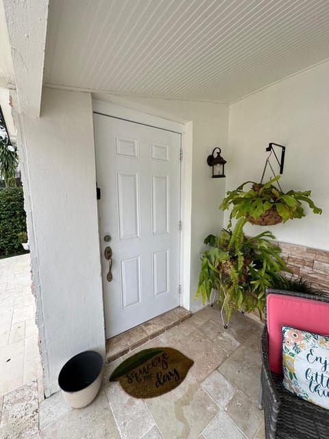 Miramar's Studio Apartment in Hollywood